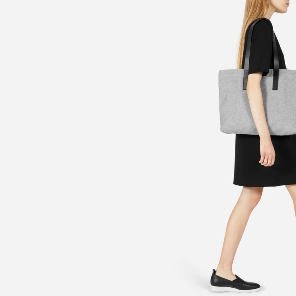 Everlane The Twill Zip Tote – $48